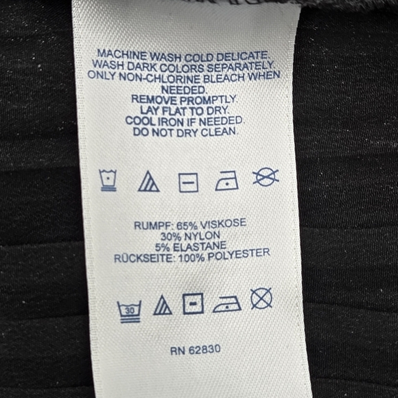 Land's End Pleated Back and bottom of front 3/4 Sleeve Blouse Size Medium - Picture 6 of 9